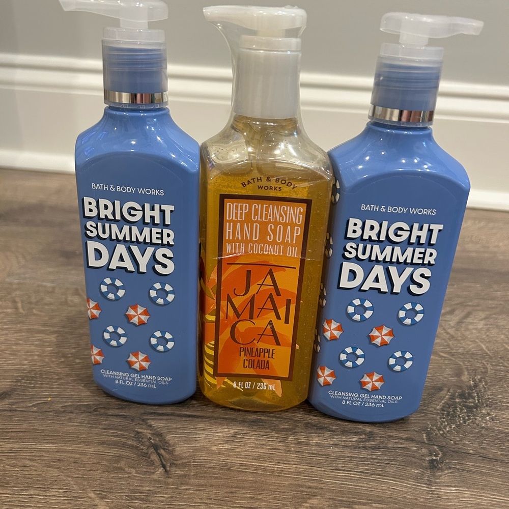 Bath & Body Works Bright Summer Days & Jamaica Pineapple Hand Soap Set of 3 - Picture 4 of 4